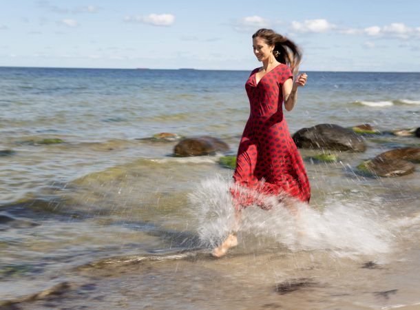 Shantea (ehemals Teas) in Lüneburg - Model mit Kleid